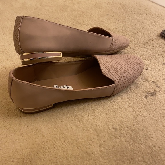 Call it spring flats - Picture 4 of 6